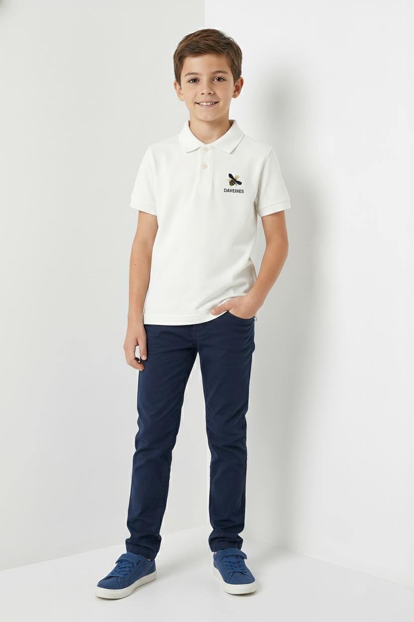 Kinder Polo – Weiß mit Stickdetail