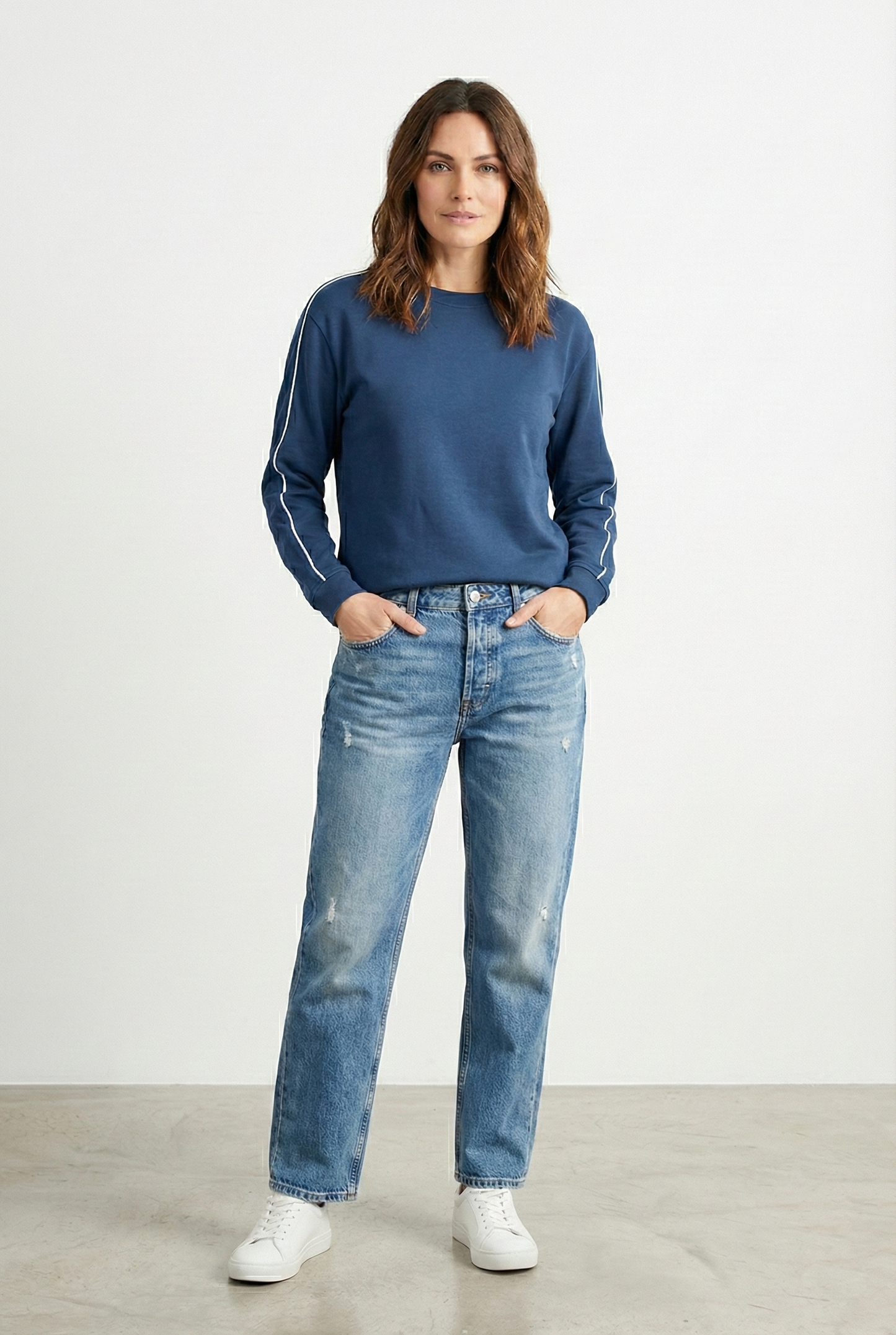 Unisex Langarmshirt – Dunkelblau mit weißen Kontraststreifen