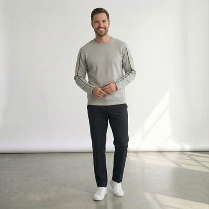 Unisex Pullover – Hellgrau mit feiner Ziernaht