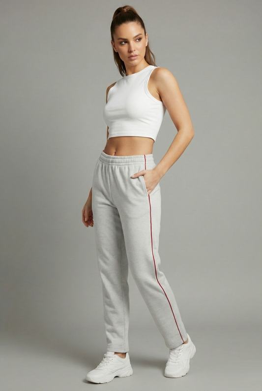 Damen Trainingshose in Cremeweiß mit rotem Seitenstreifen