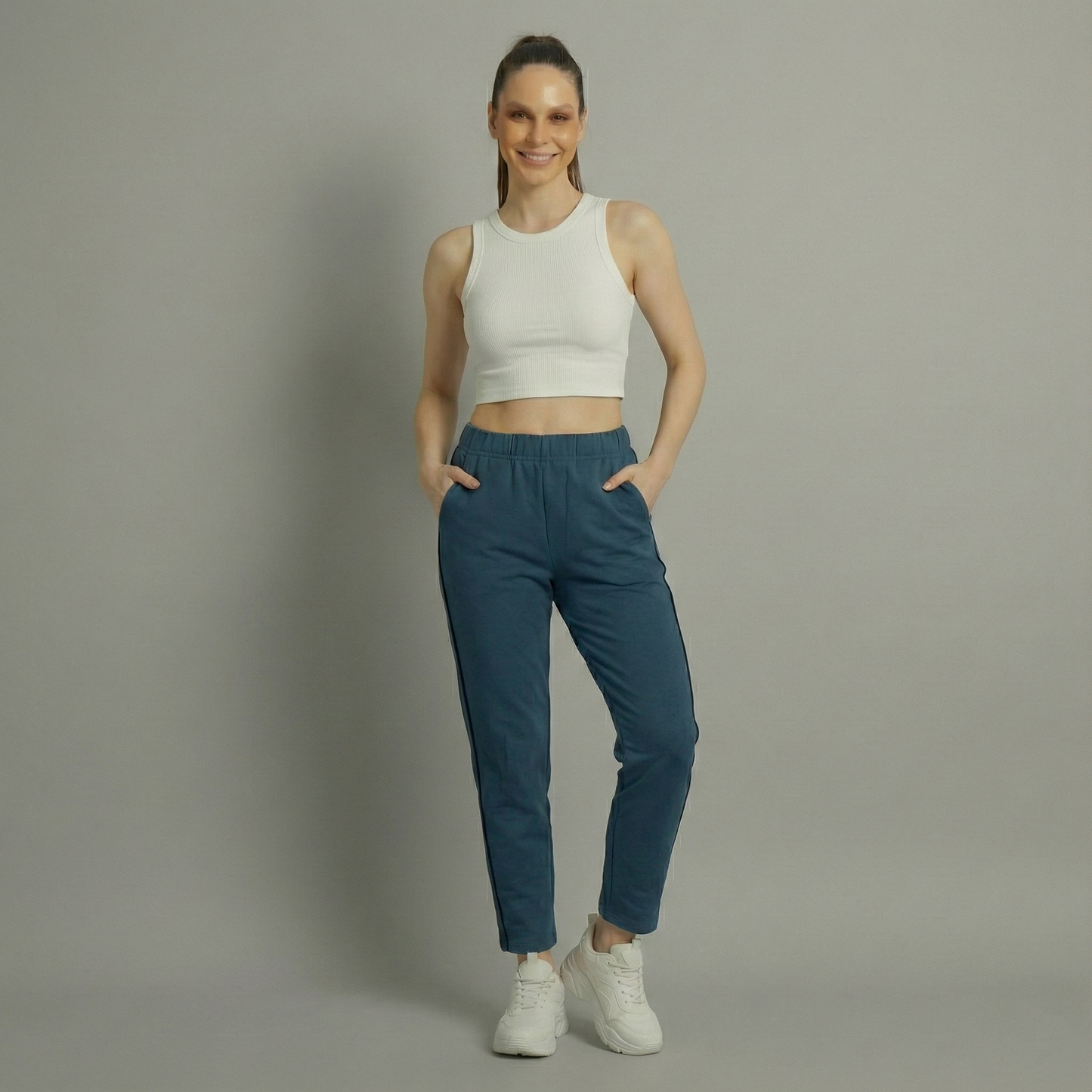 Damen Trainingshose in Blau mit schwarzer Seitenziernaht