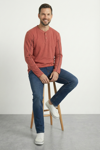 Unisex Langarmshirt – Rostrot mit feiner Ziernaht