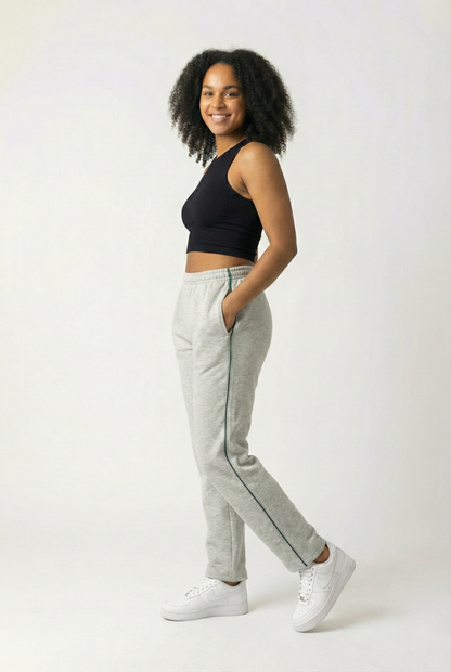 Trainingshose Hellgrau mit grünem Seitenstreifen