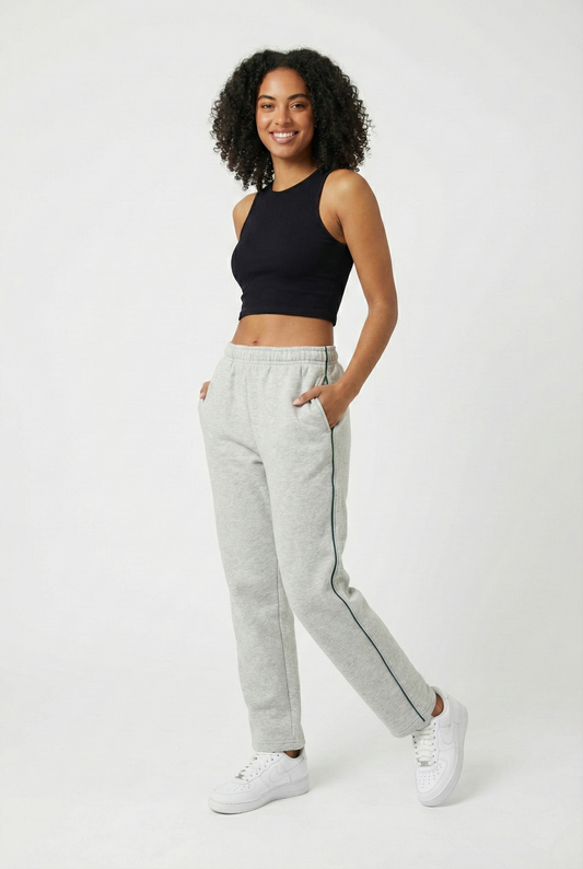 Trainingshose Hellgrau mit grünem Seitenstreifen