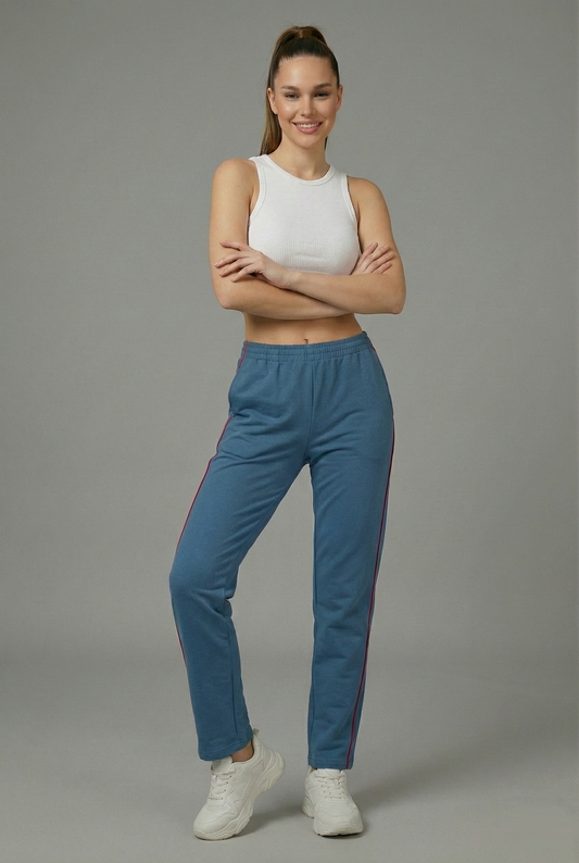 Damen Jogginghose in Blau mit roten Seitenstreifen