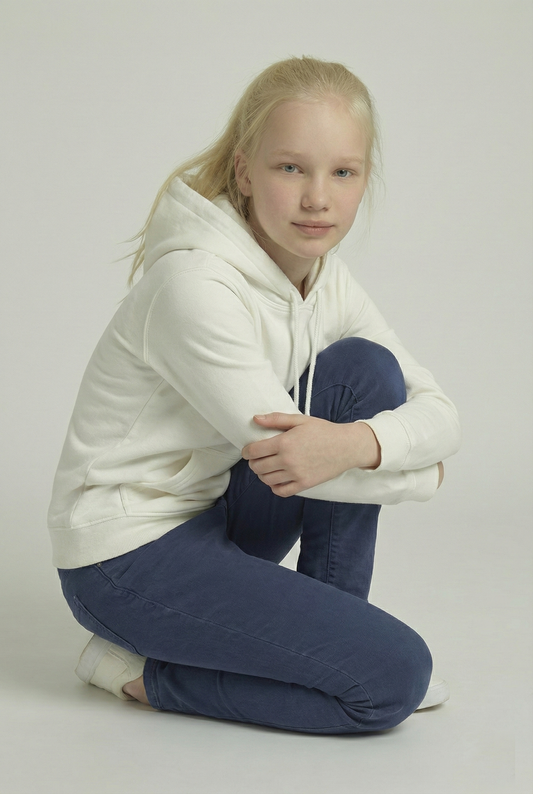 Kinder Hoodie – Cremeweiß mit Kängurutasche