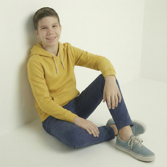 Kinder Hoodie – Dunkelgelb mit Kängurutasche