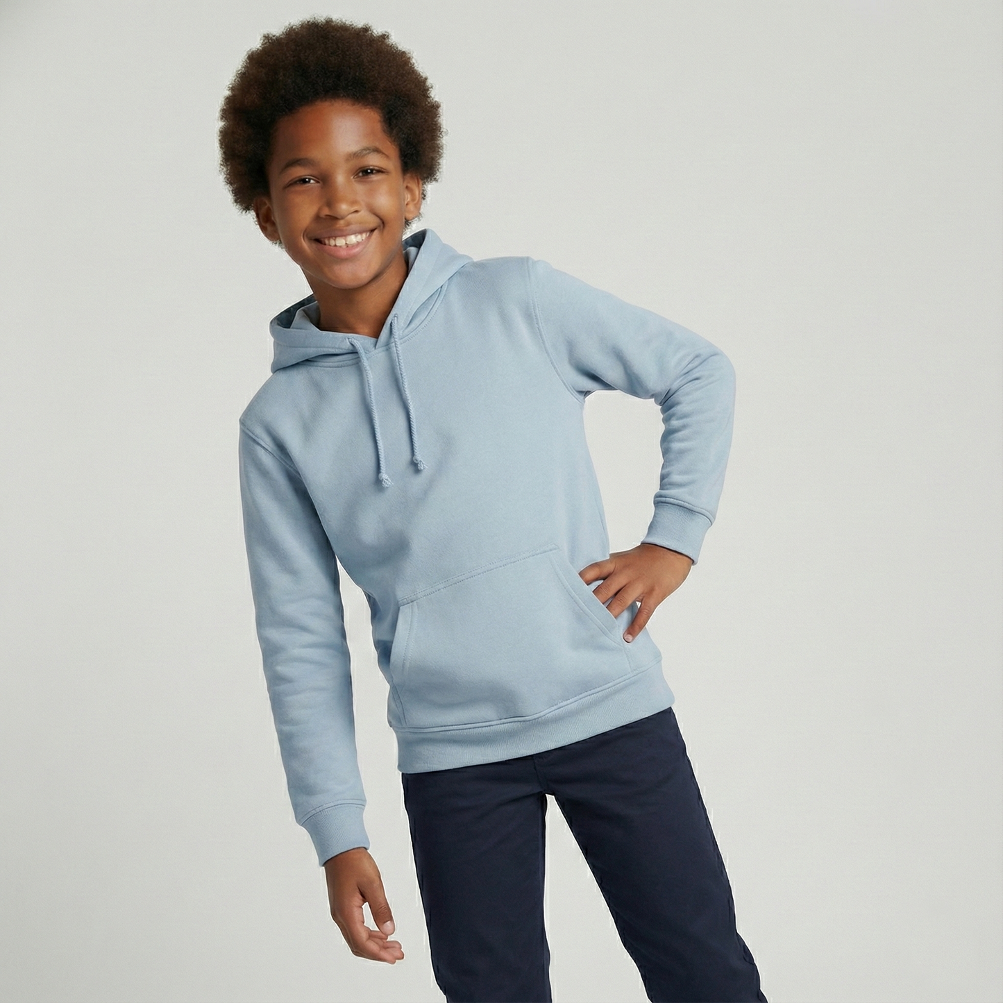 Kinder Hoodie – Hellblau mit Kängurutasche